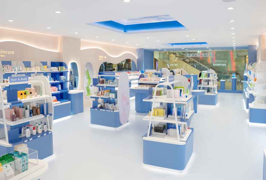 PURESEOUL Cardiff, bespoke island display units and shelving by JPS Services